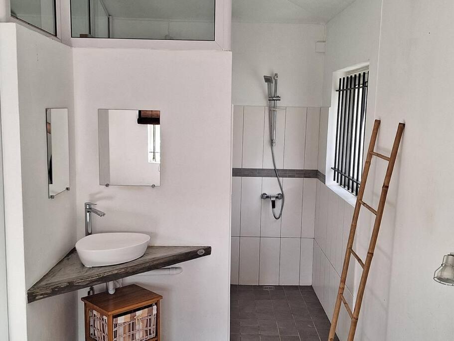 Maison Tamarin - Riviere Noire Pour 5 Personnes Luaran gambar